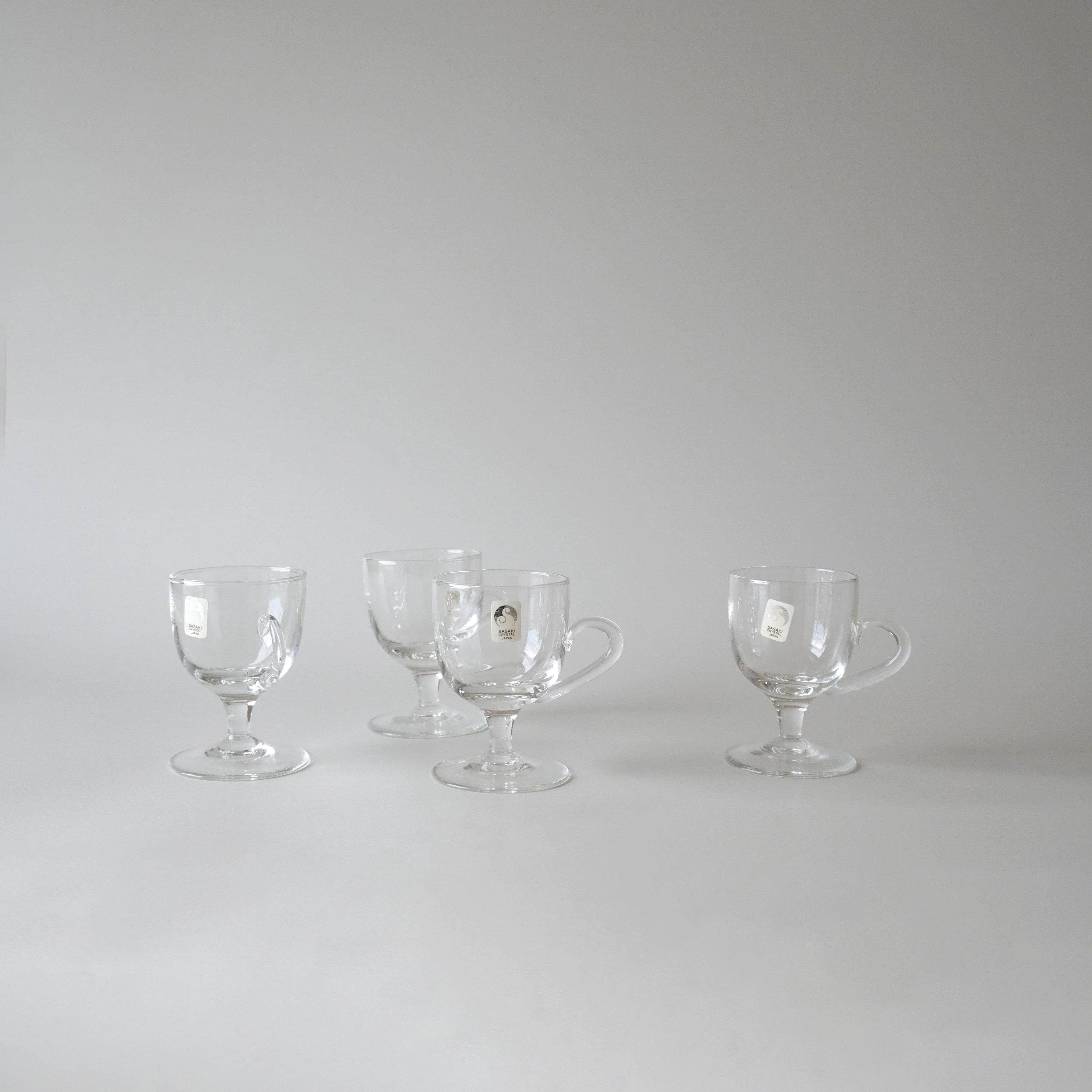 GLASS - TEA CUP LIKE WINE GLASS