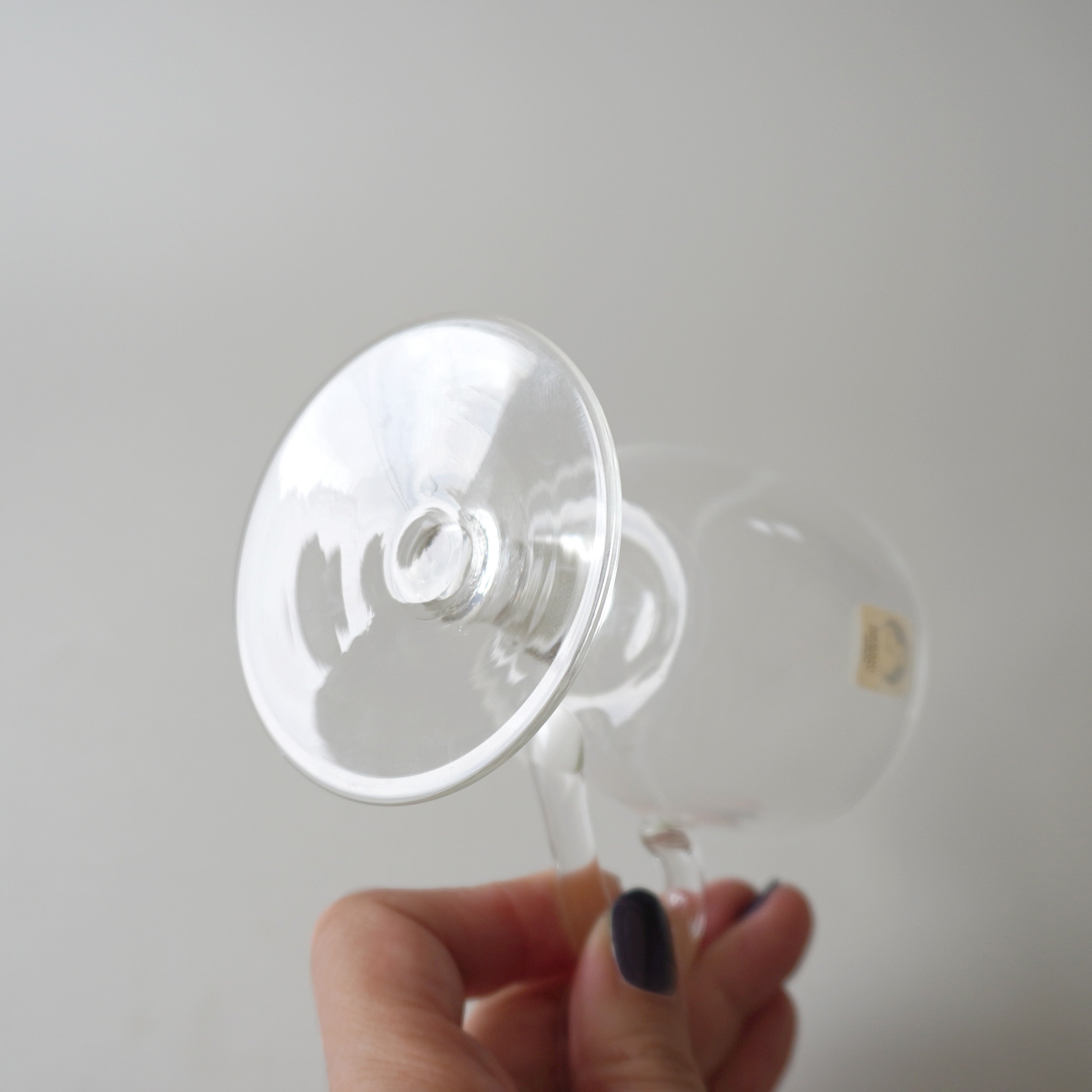 GLASS - TEA CUP LIKE WINE GLASS