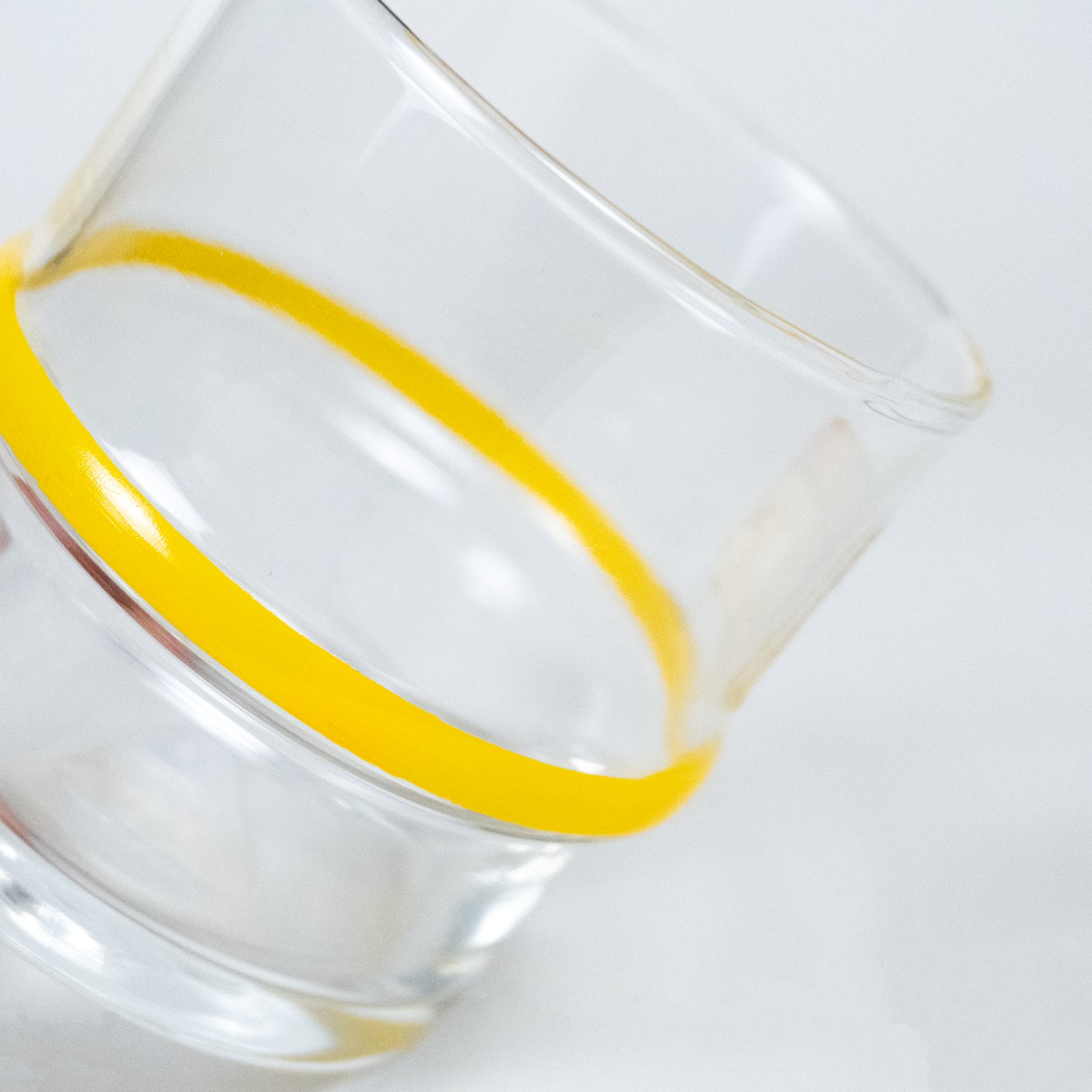 GLASS - YELLOW LINE SHORT GLASS
