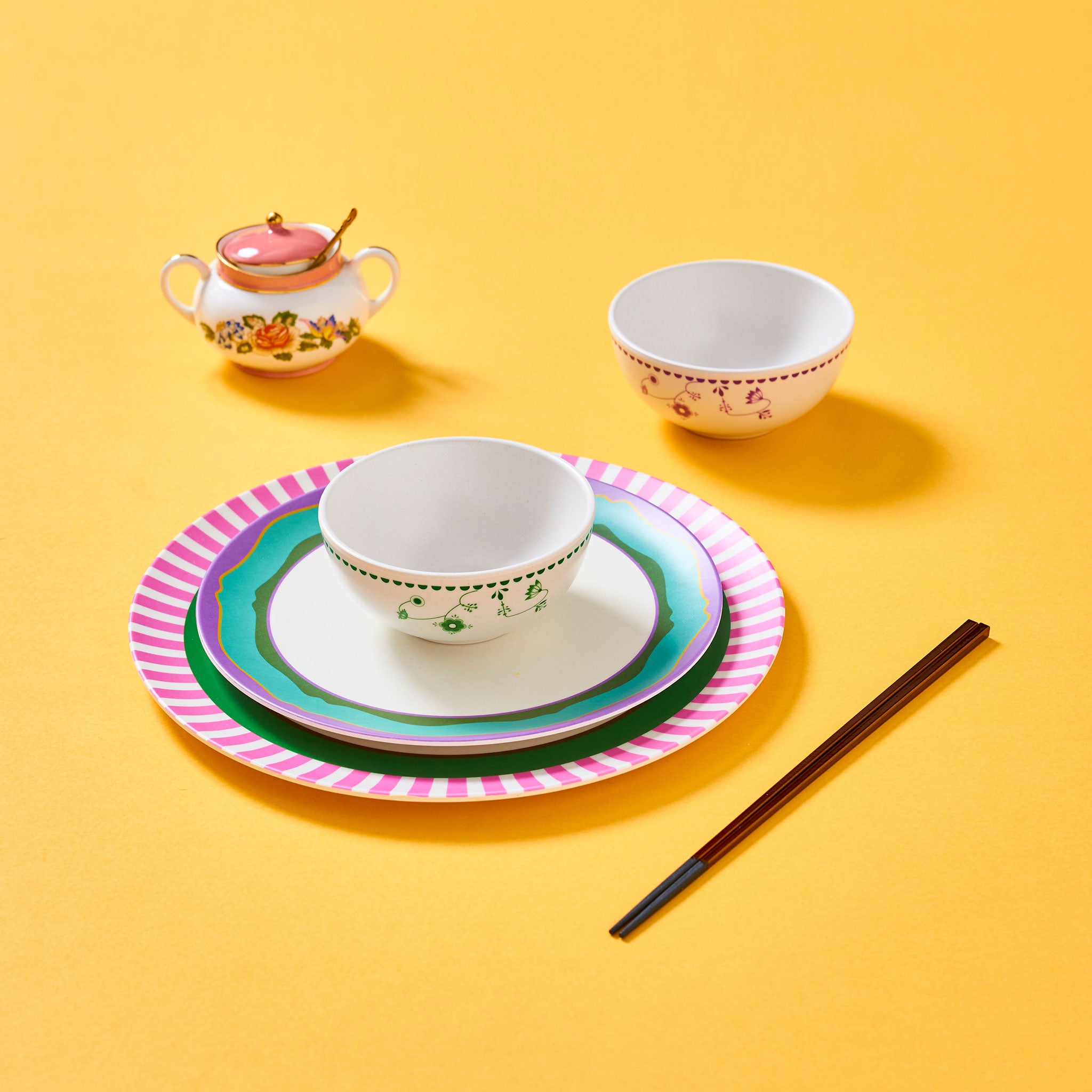 MITSUKO - Dinner Plate / Pink Stripe Rim