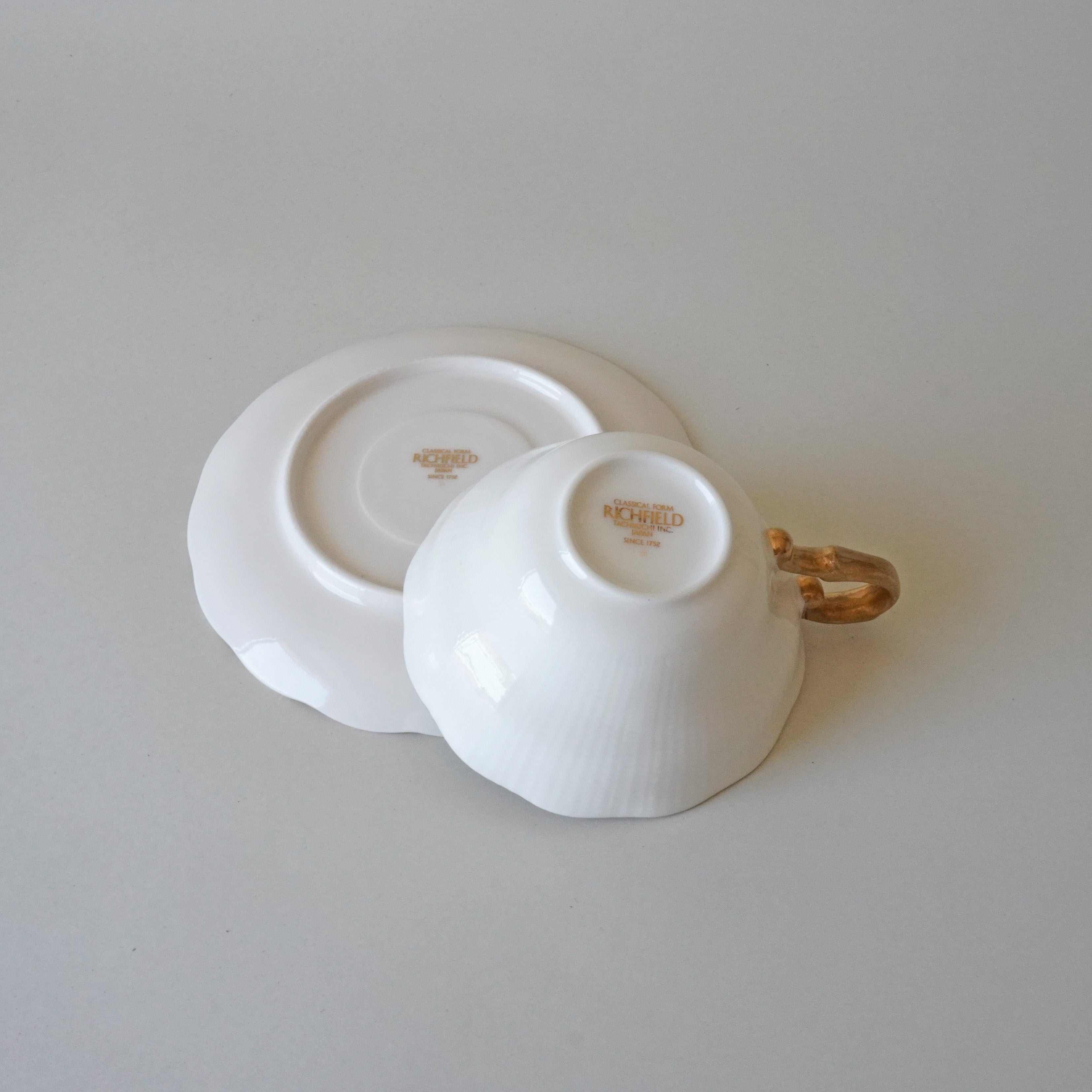 CUP &amp; SAUCER - CLASSICAL CUP &amp; SAUCER