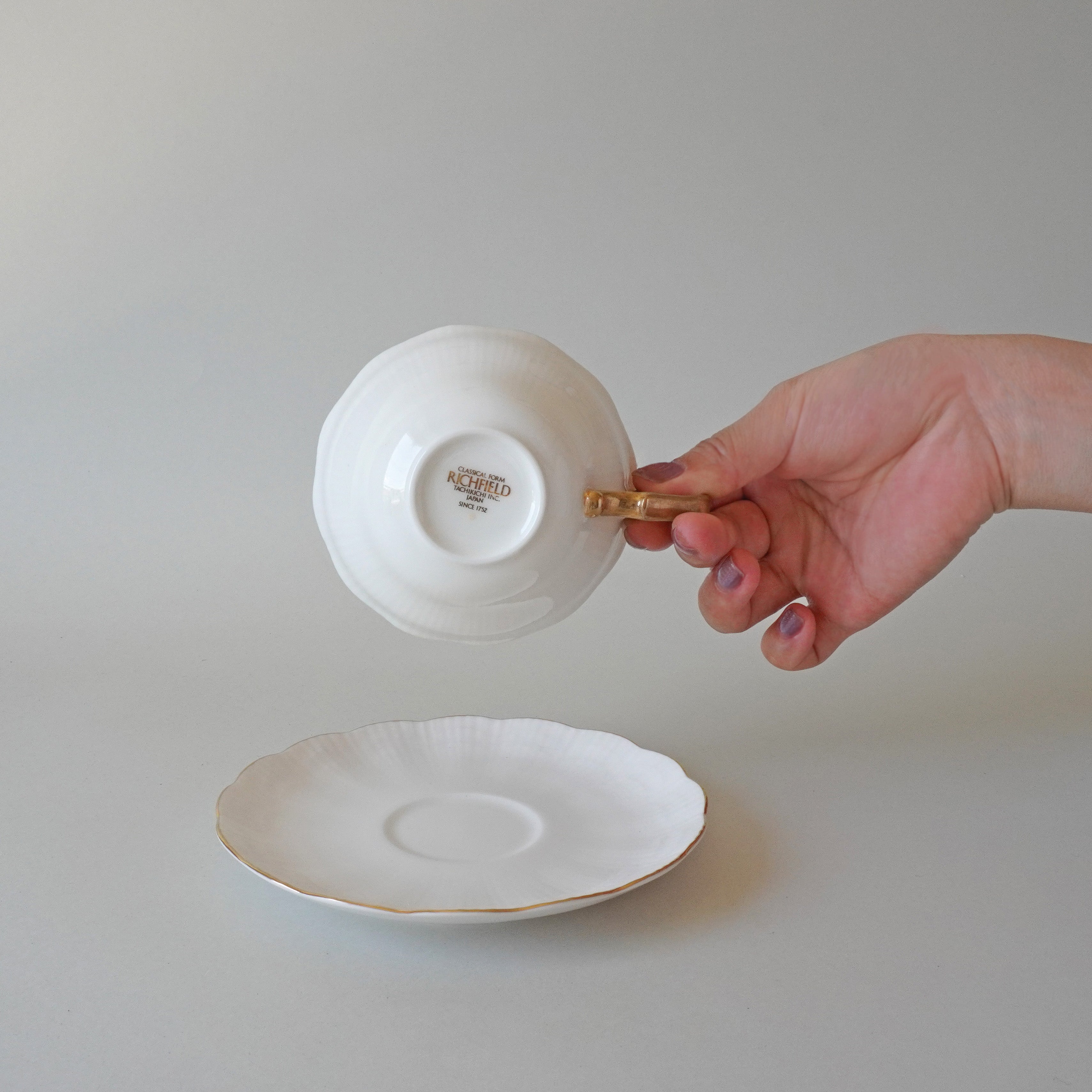 CUP &amp; SAUCER - CLASSICAL CUP &amp; SAUCER
