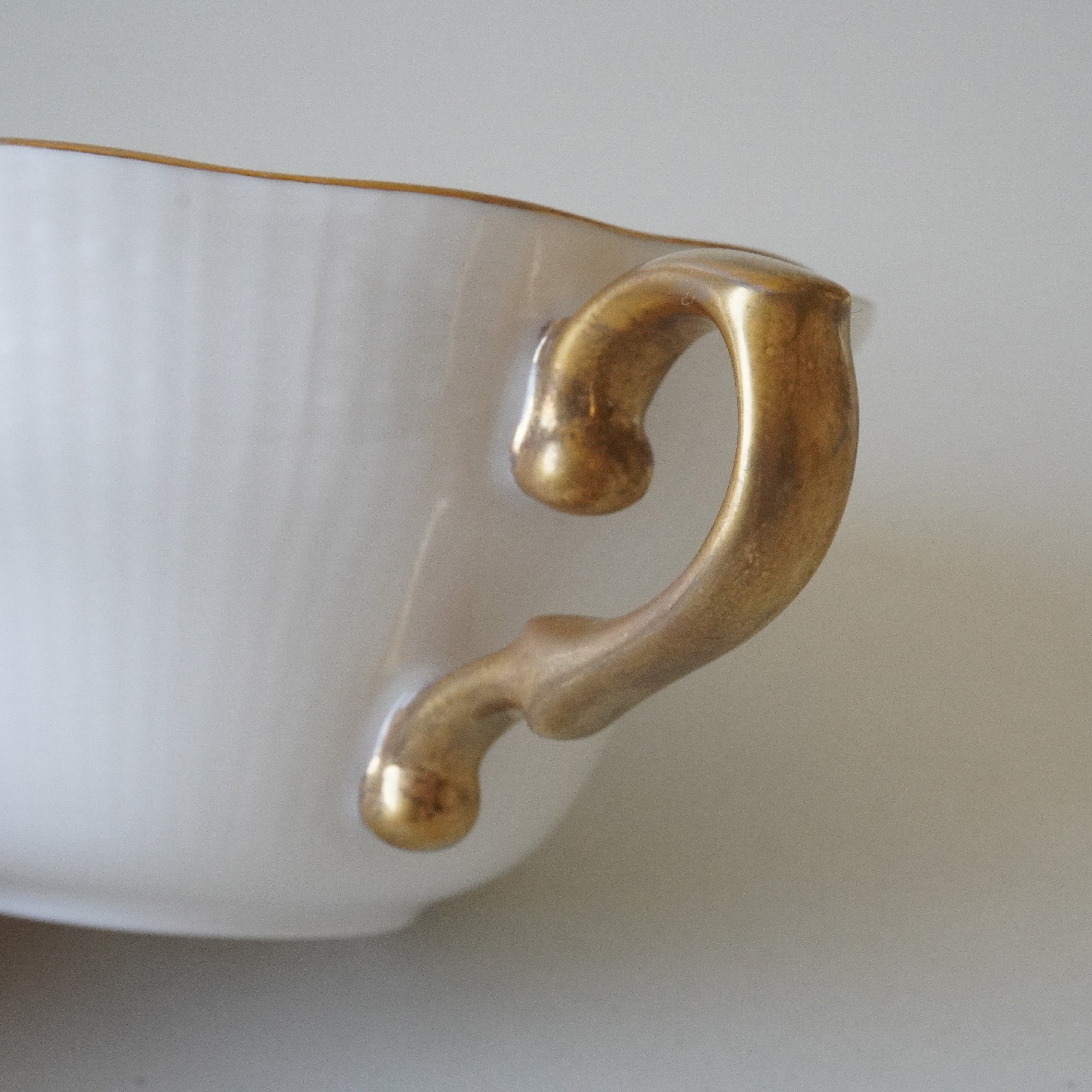 CUP &amp; SAUCER - CLASSICAL CUP &amp; SAUCER