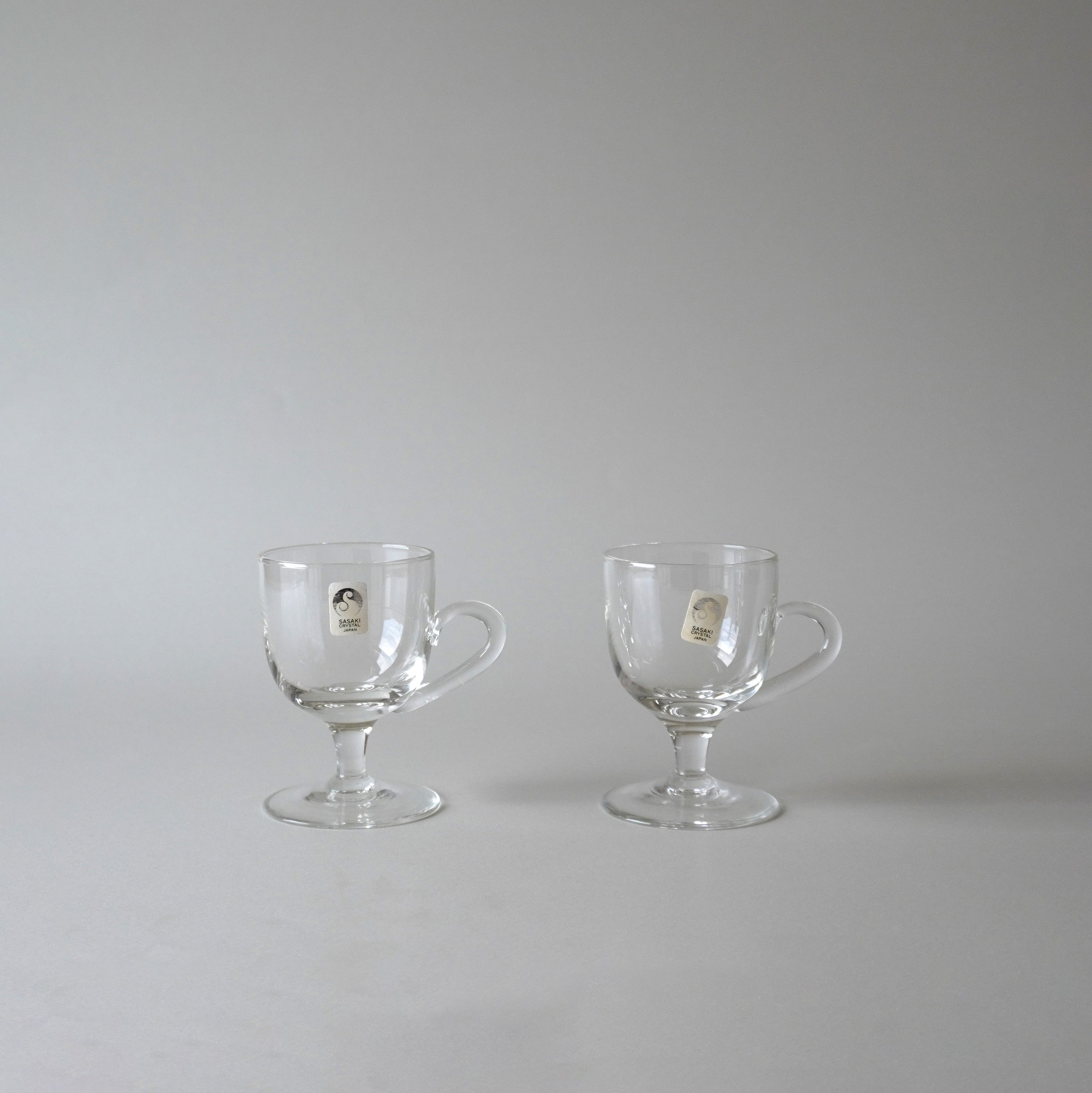 GLASS - TEA CUP LIKE WINE GLASS