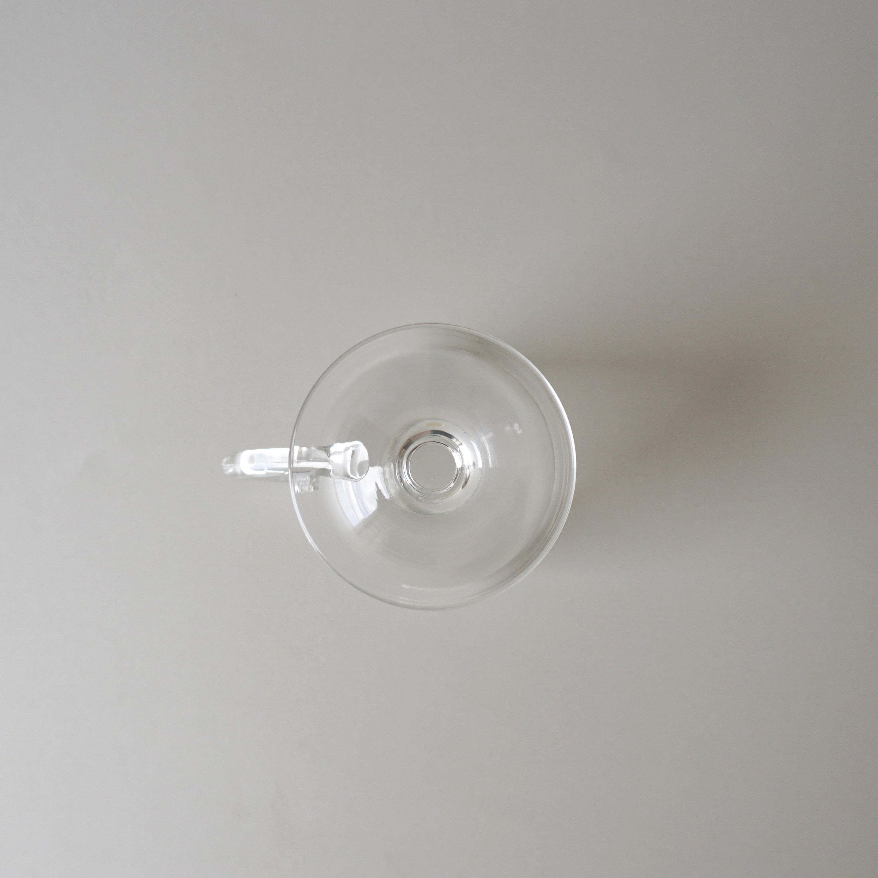 GLASS - TEA CUP LIKE WINE GLASS