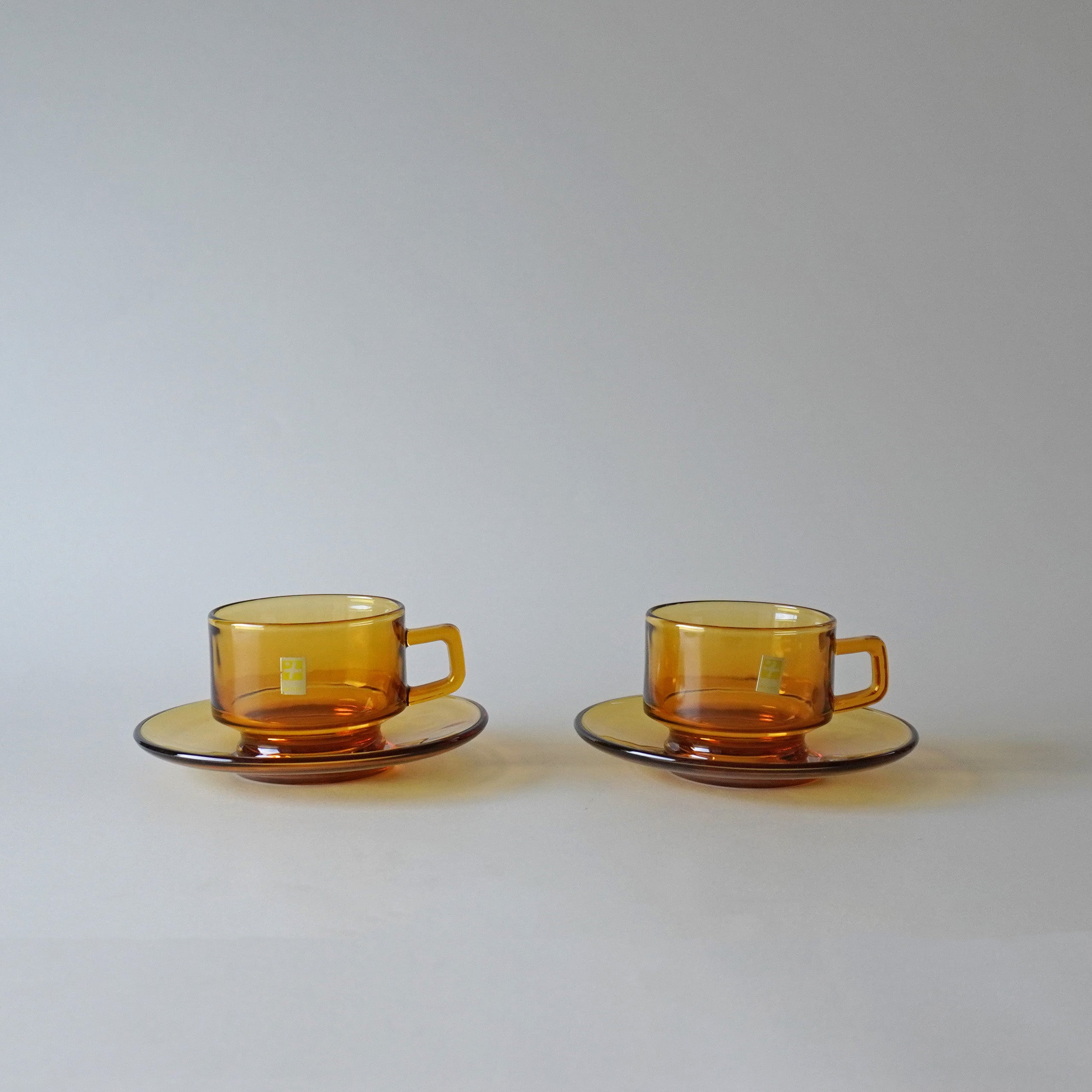 CUP&SAUCER - GLASS CUP & SAUCER / AMBER