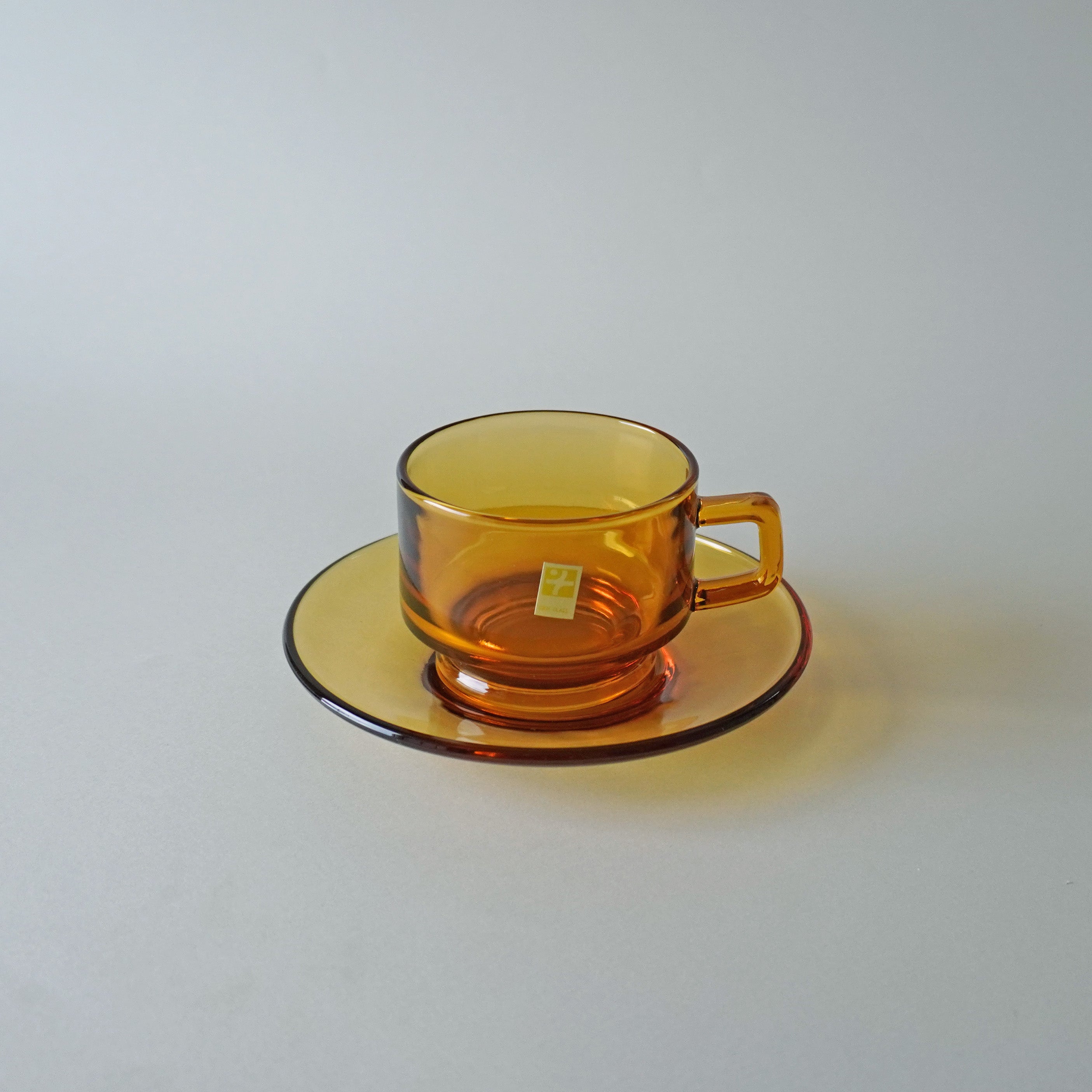 CUP&SAUCER - GLASS CUP & SAUCER / AMBER