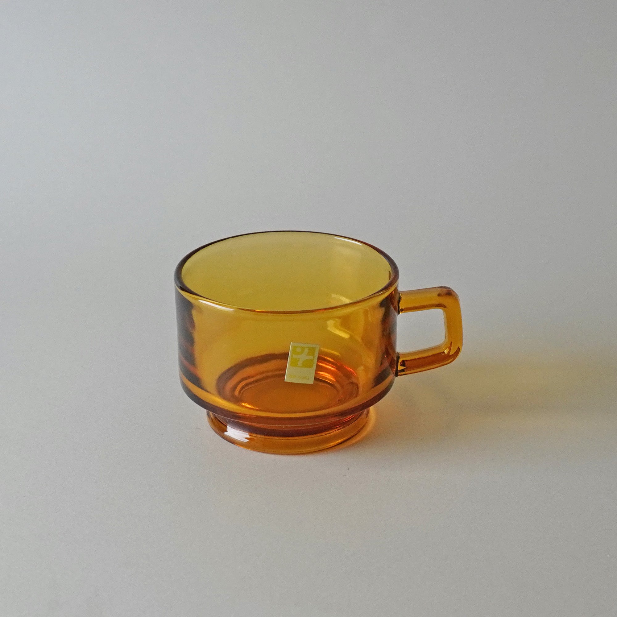 CUP&SAUCER - GLASS CUP & SAUCER / AMBER