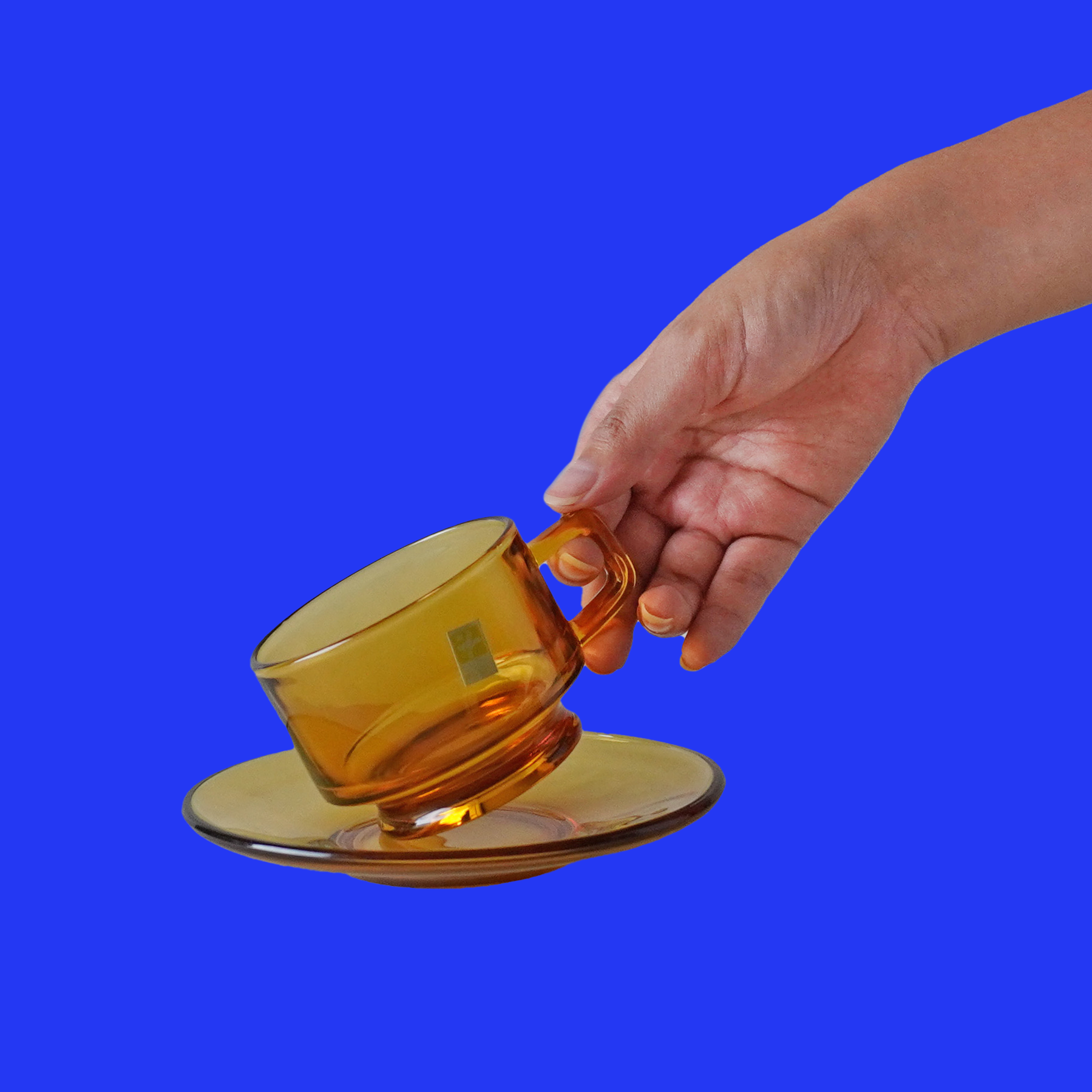 CUP&SAUCER - GLASS CUP & SAUCER / AMBER