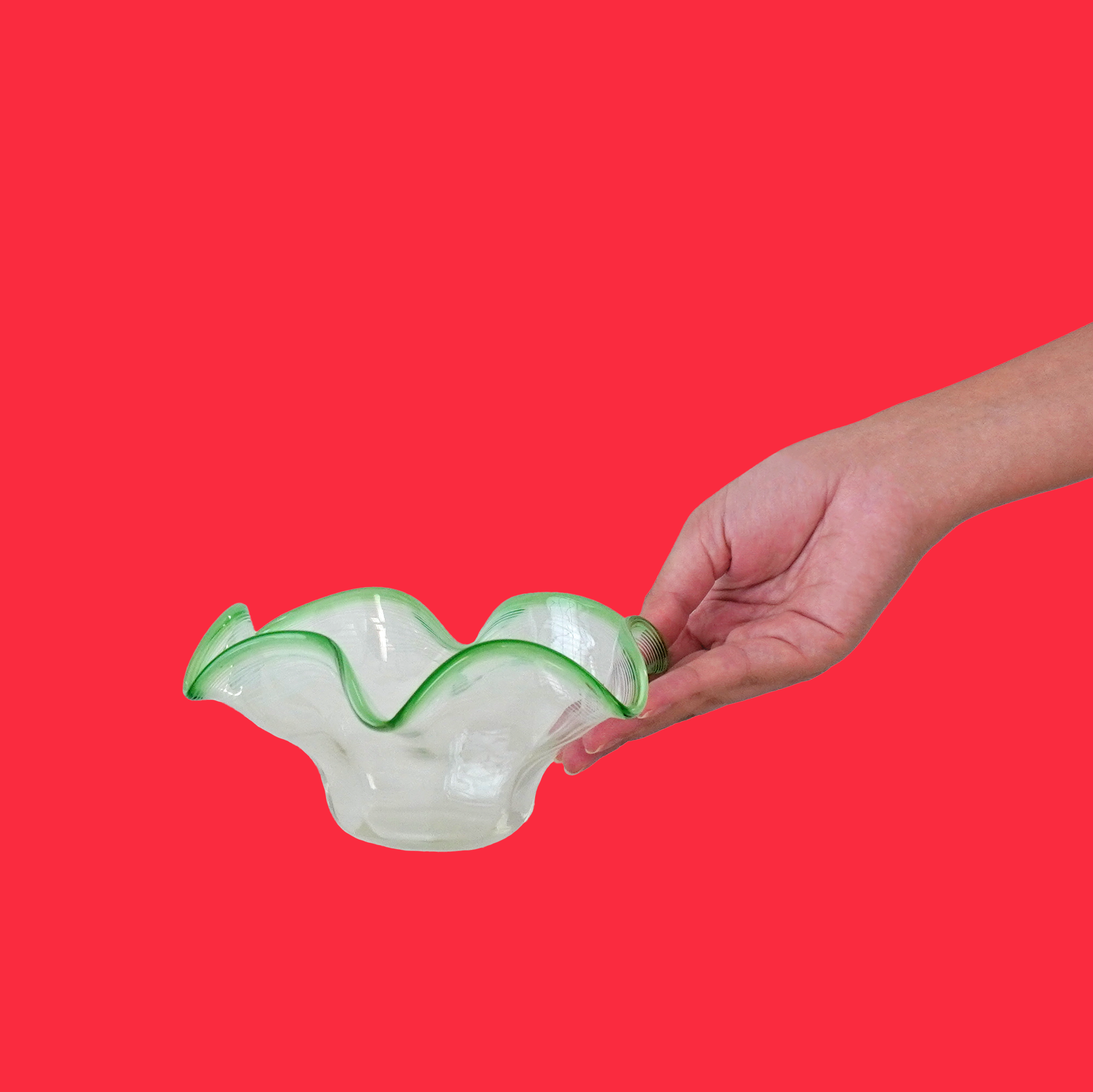 BOWL - GLASS BOWL / GREEN WAVY RIM