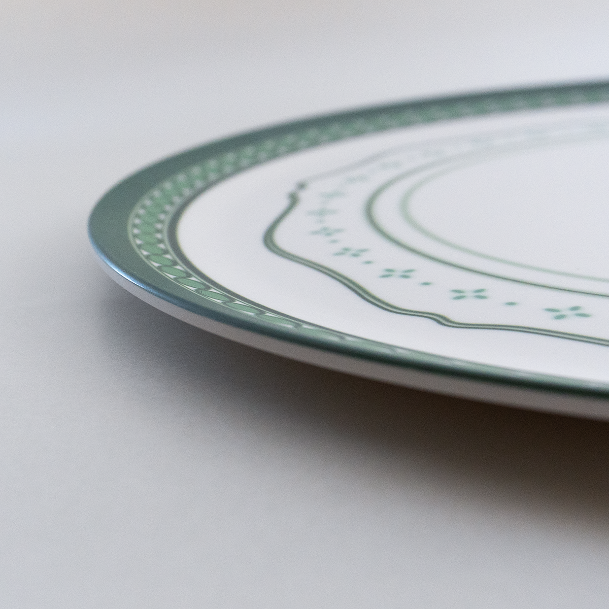 MITSUKO：Dinner Plate / LK Green Rice Grain (φ25cm)