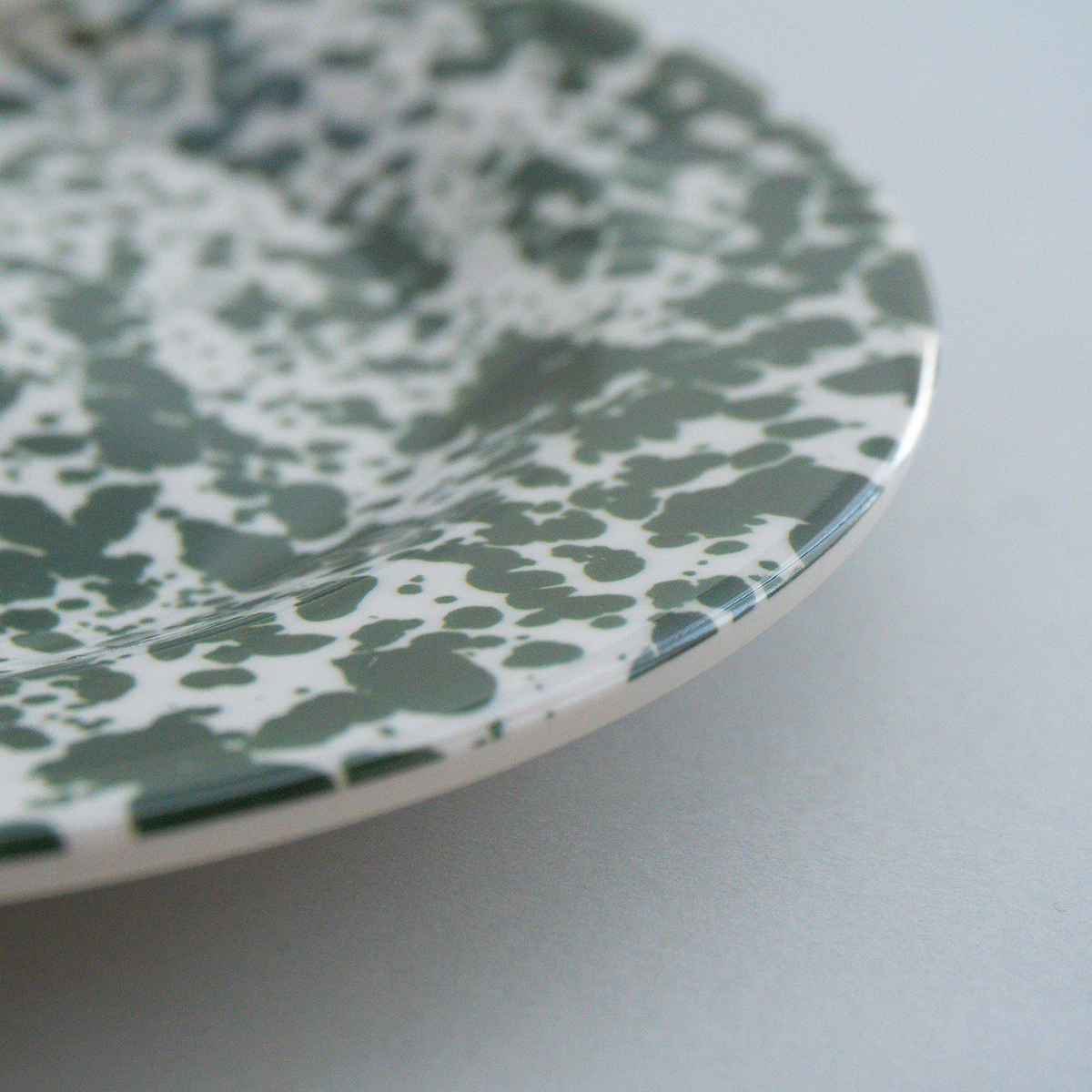MARINA：Side Plate / LK Green Splatter (φ17.4cm)