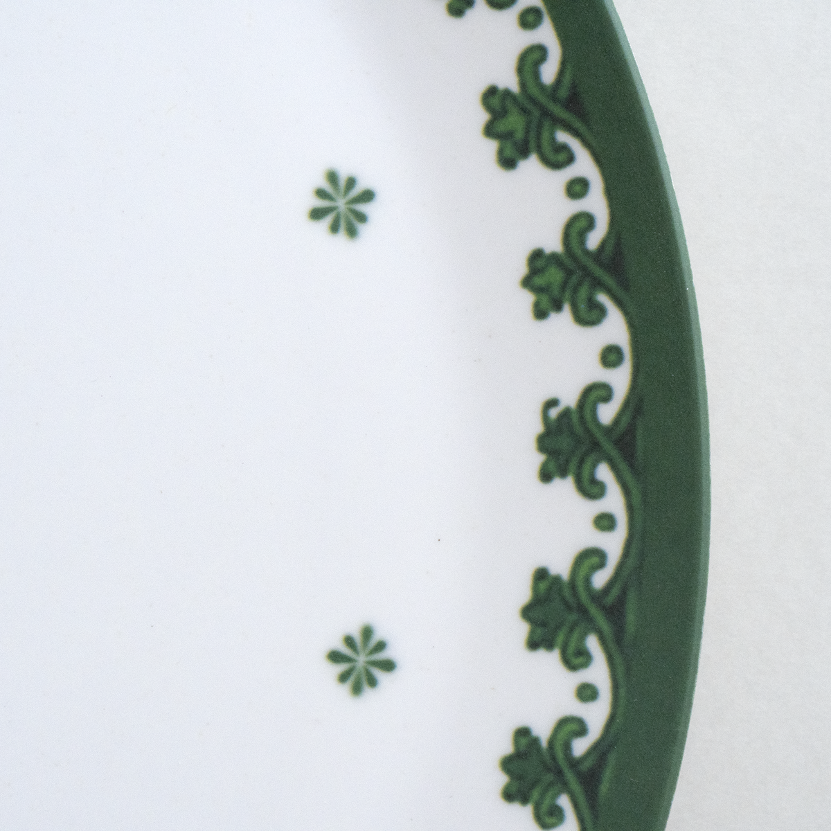 MITSUKO：Dinner Plate / LK Green Lotus (φ25cm)