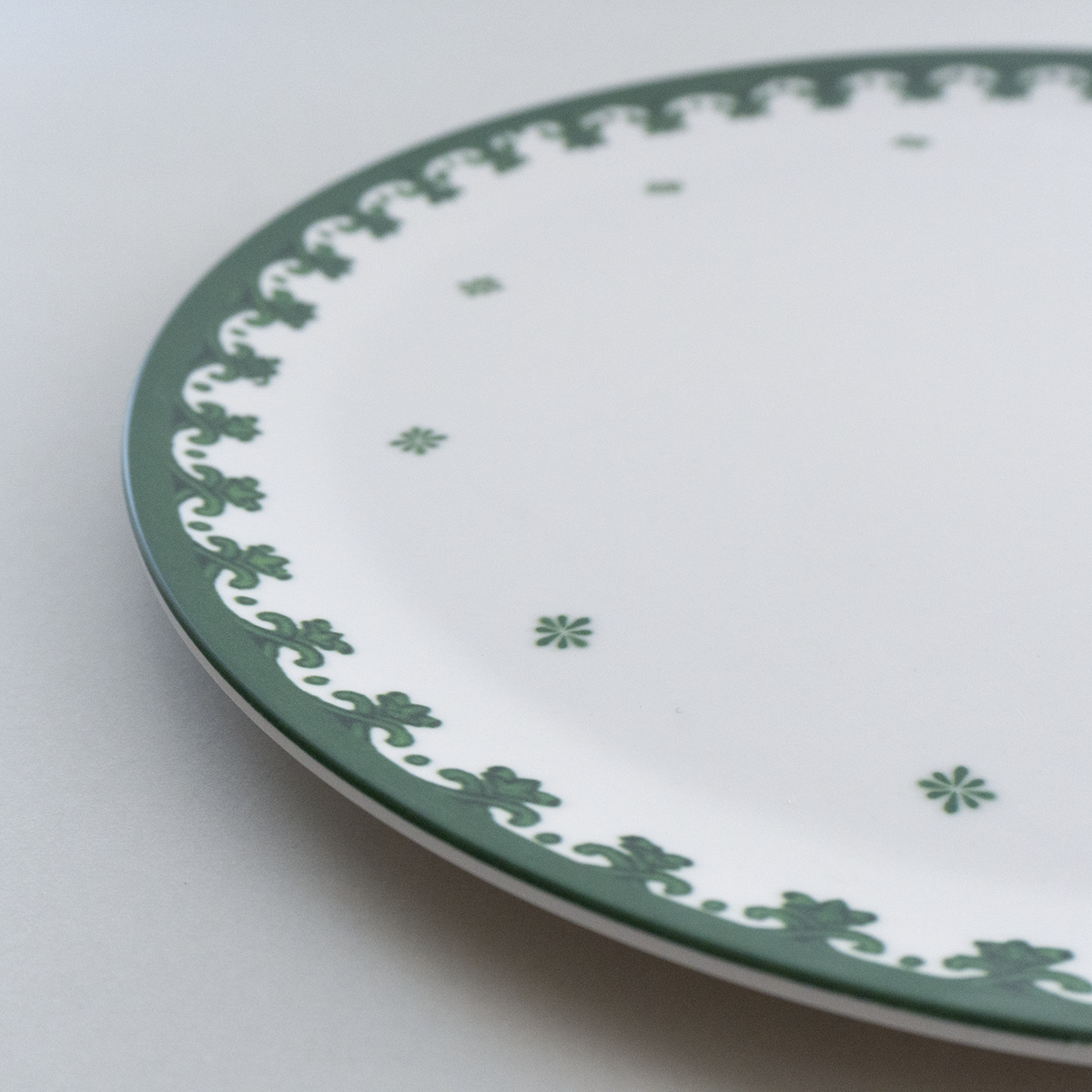 MITSUKO：Dinner Plate / LK Green Lotus (φ25cm)