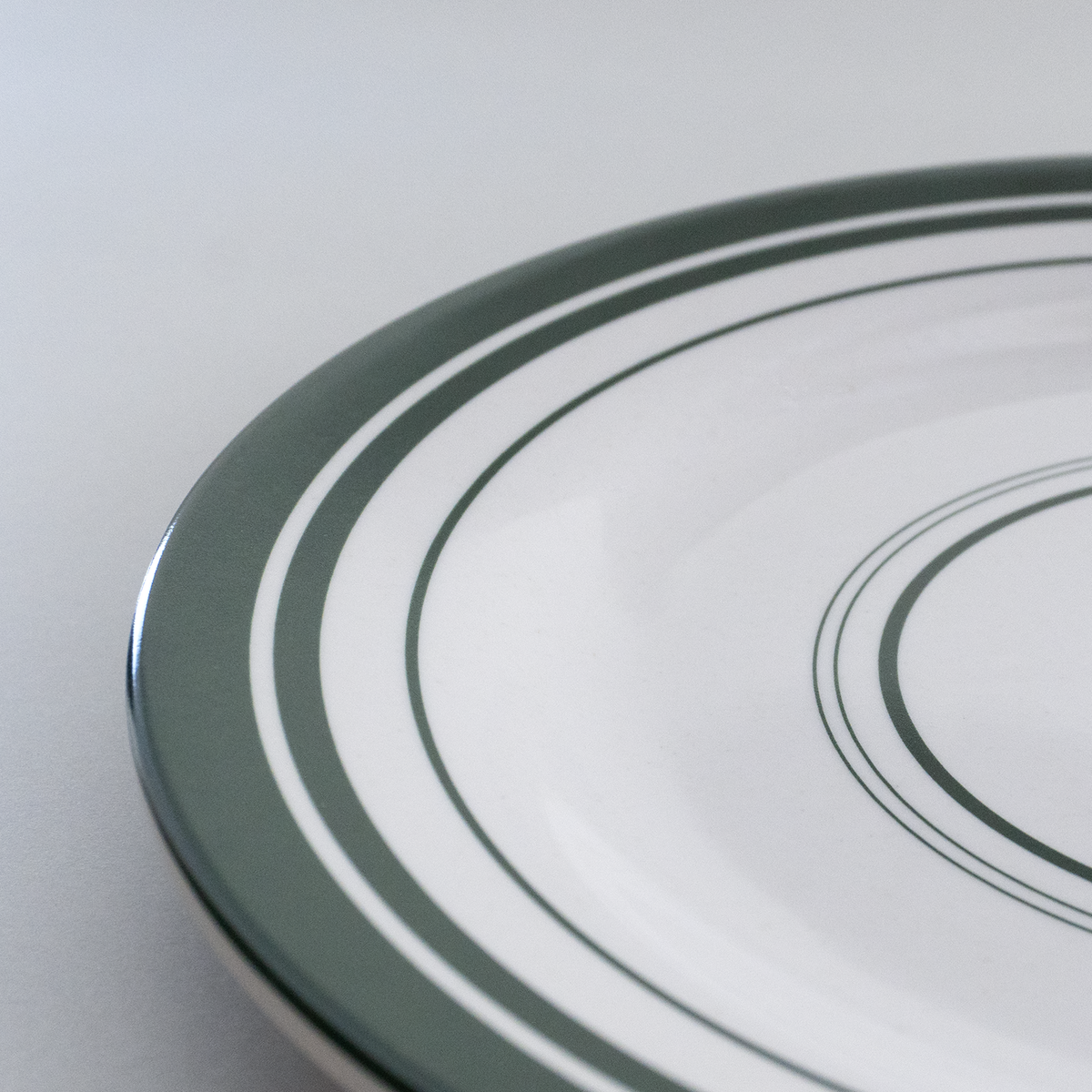 MARINA：Dinner Plate / LK Green Lines (φ22.5cm)