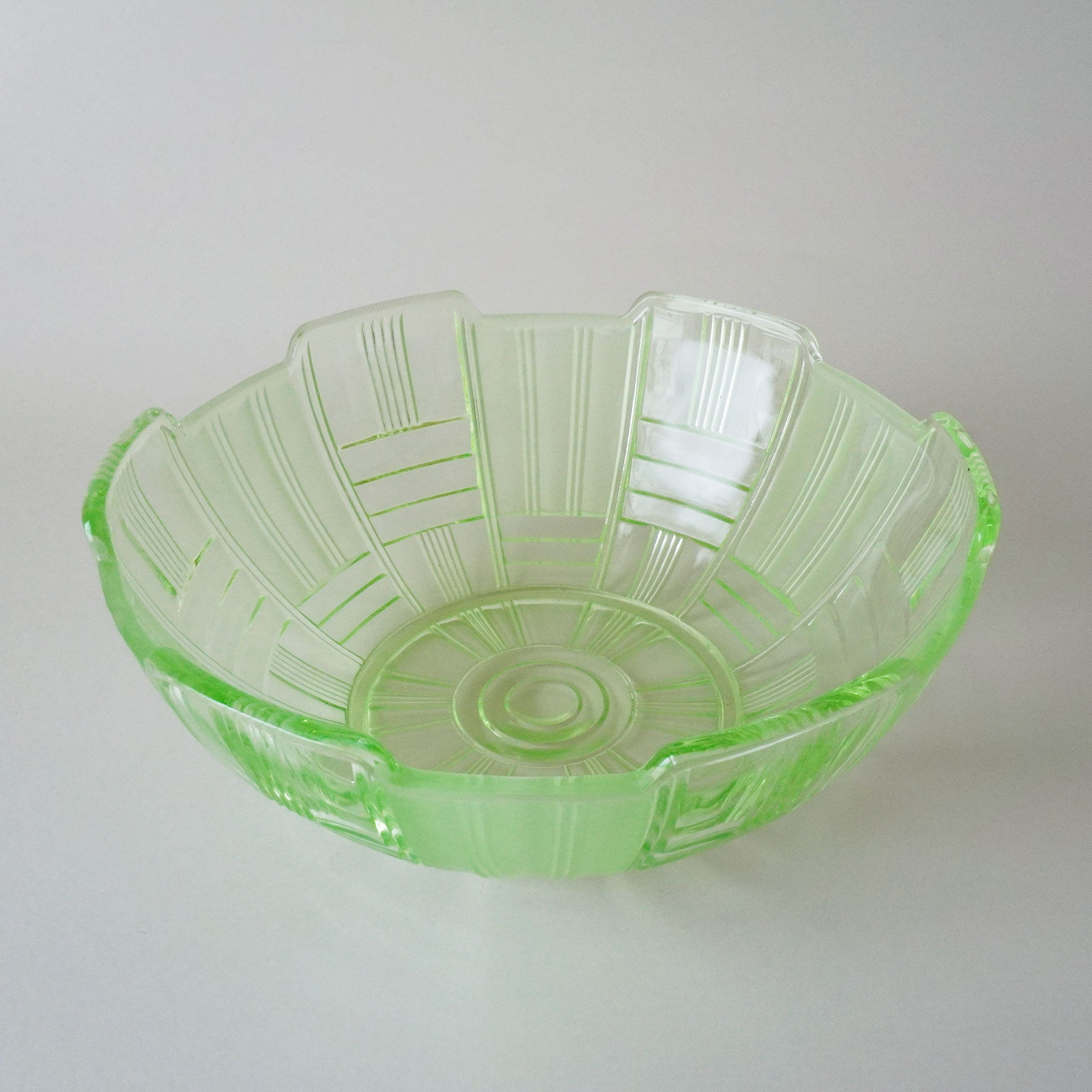 BOWL - URANIUM GLASS / BASKET