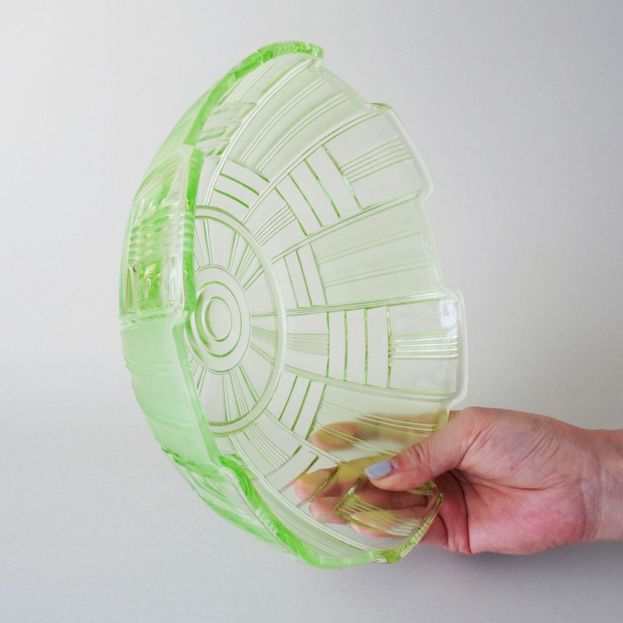 BOWL - URANIUM GLASS / BASKET