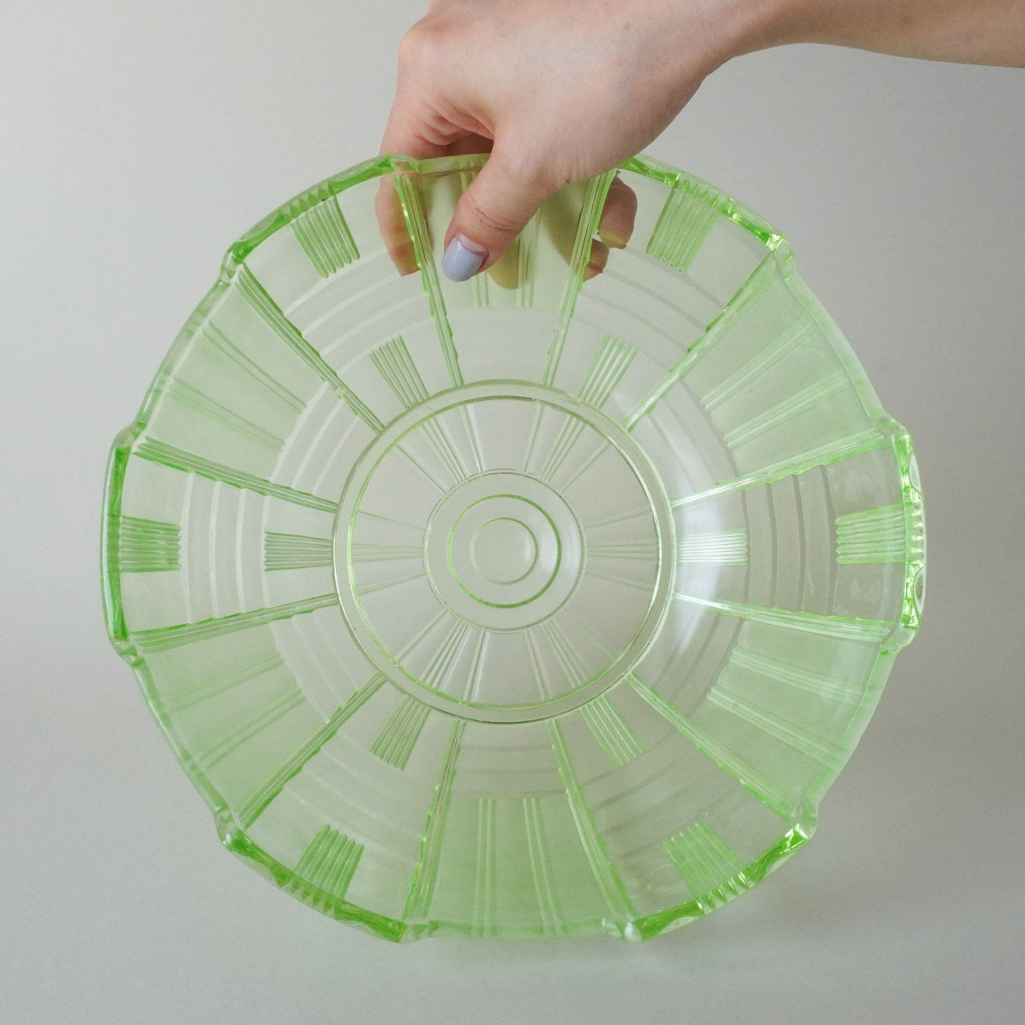 BOWL - URANIUM GLASS / BASKET