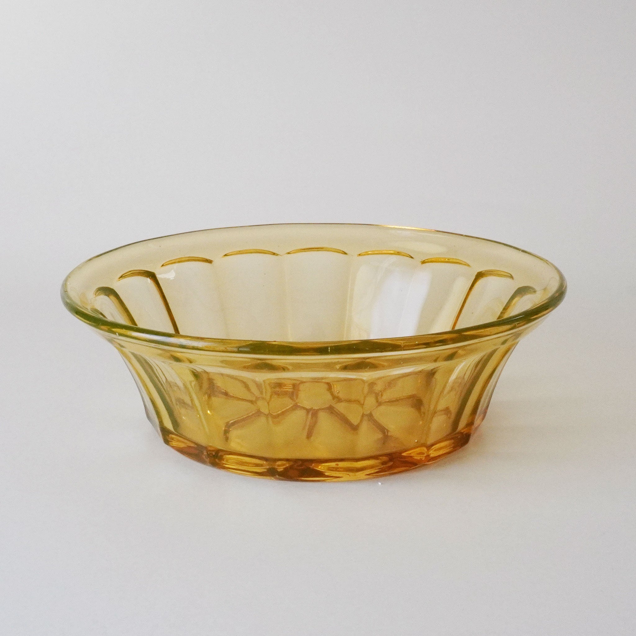 BOWL - URANIUM GLASS / FLOWER